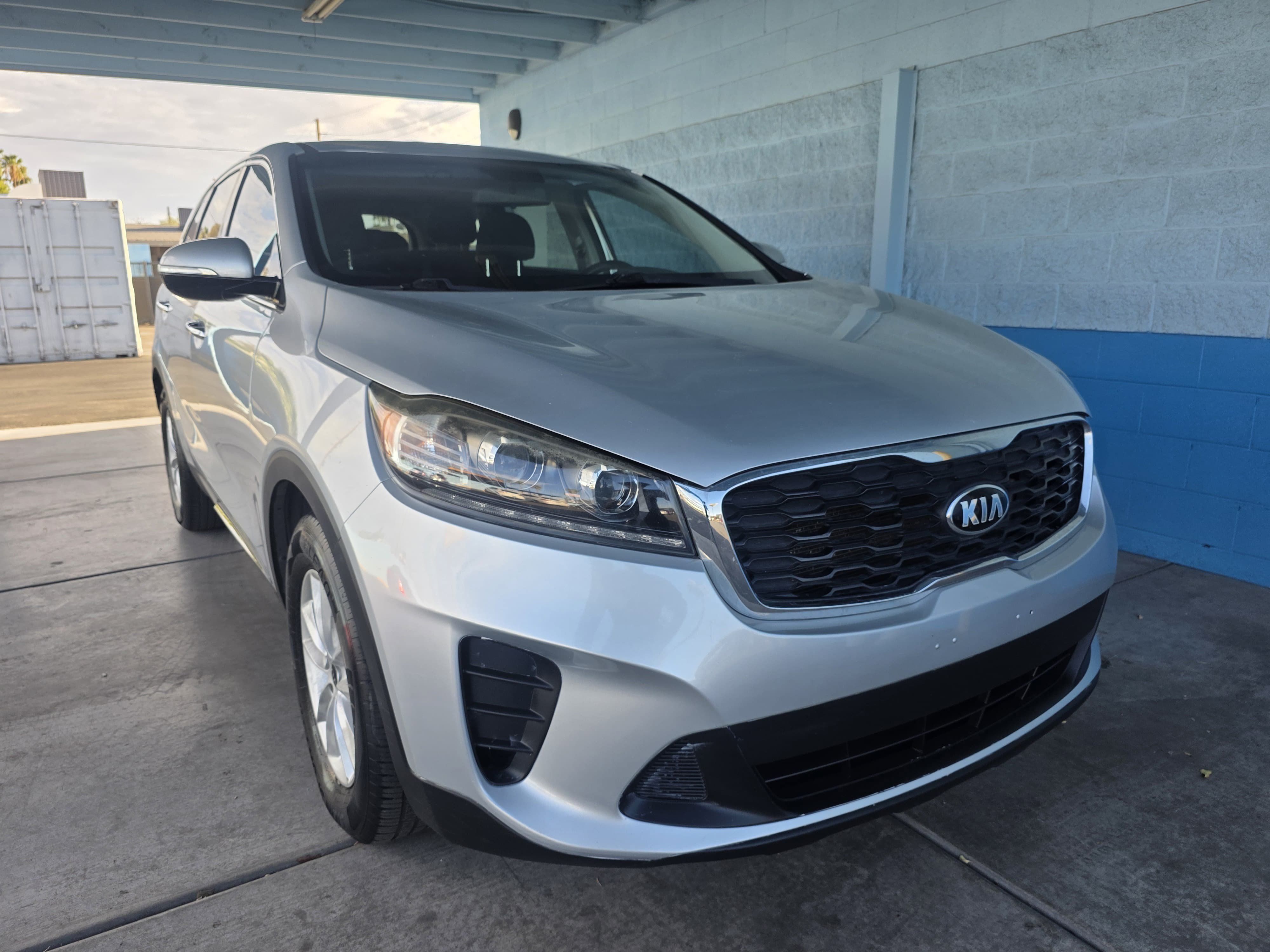 Used 2019 Kia Sorento FWD V6 image 1