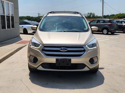 Used 2017 Ford Escape SE w/ SE Leather Comfort Package FWD image 9