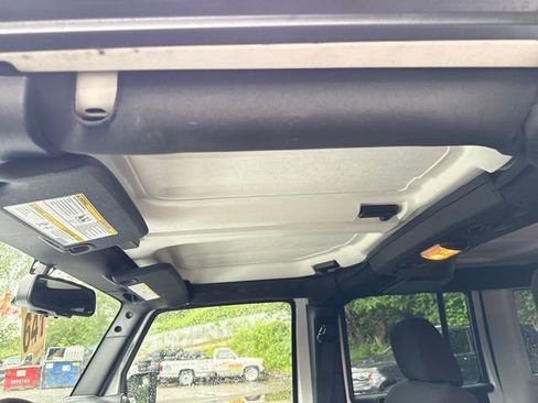 Used 2016 Jeep Wrangler Unlimited Sport w/ Quick Order Package 24S AWD/4WD image 22