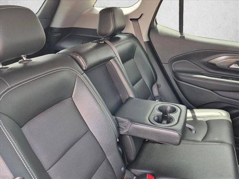 Used 2024 GMC Terrain SLT AWD/4WD image 12