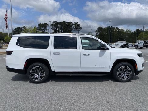 New 2025 Jeep Wagoneer L Base w/ Premium Group I image 3