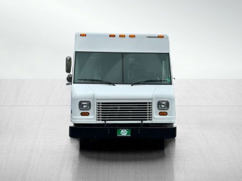 Used 2013 Ford E-350 and Econoline 350 Super Duty w/ Air Conditioning Prep Pkg image 2