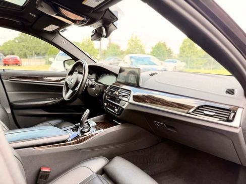 Used 2020 BMW M550i xDrive w/ Executive Package AWD/4WD image 30