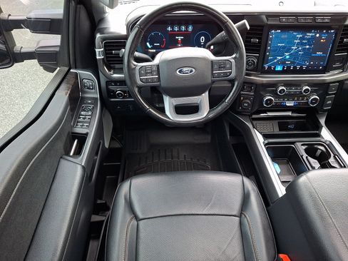 Used 2023 Ford F250 Lariat w/ Lariat Ultimate Package AWD/4WD image 11
