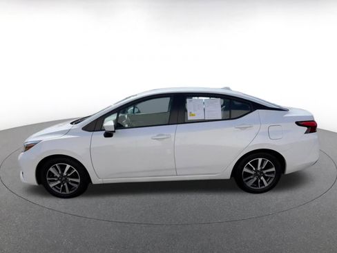 Used 2025 Nissan Versa SV FWD image 8