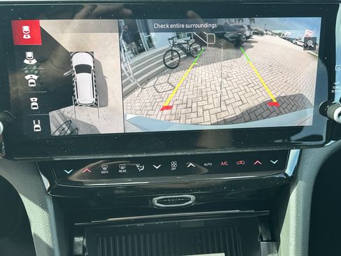 New 2026 Jeep Grand Cherokee L Limited w/ Luxury Tech Group II image 25