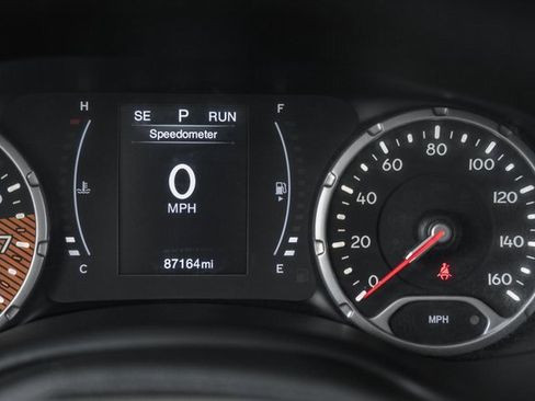 Used 2019 Jeep Renegade Latitude w/ Cold Weather Group image 42