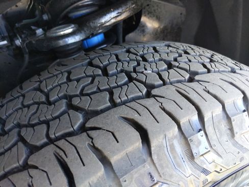 Certified 2025 Toyota Tacoma TRD Off-Road w/ TRD Off Road Premium Package image 12