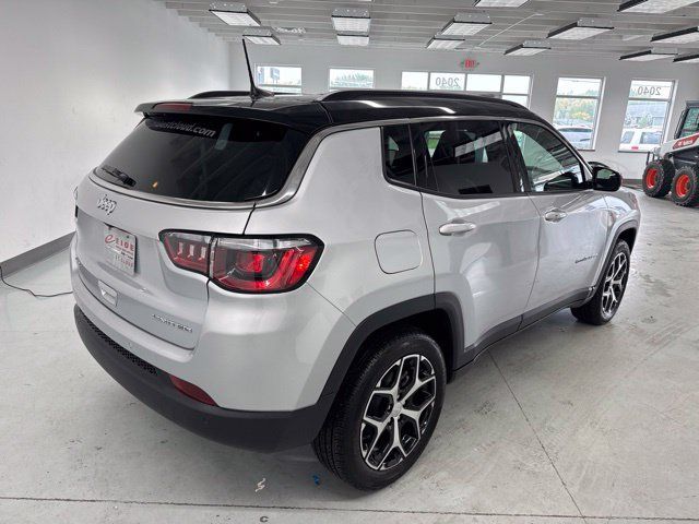 Used 2024 Jeep Compass Limited AWD/4WD image 13