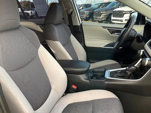 Used 2021 Toyota RAV4 AWD Hybrid image 7