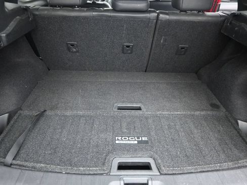 Used 2018 Nissan Rogue Sport SL FWD image 17