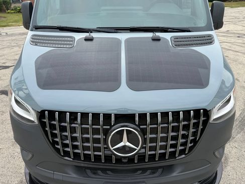 Used 2023 Mercedes-Benz Sprinter 2500 image 4