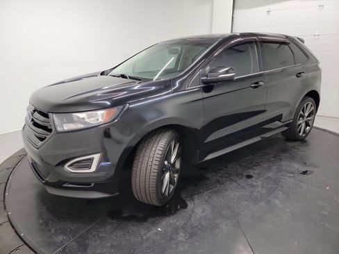 Used 2018 Ford Edge Sport w/ Technology Package AWD/4WD image 3