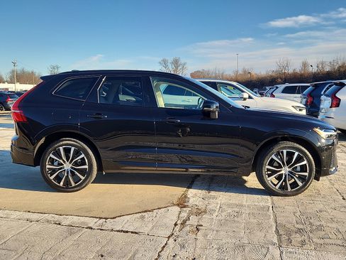 Certified 2023 Volvo XC60 B5 Plus w/ Climate Package image 7