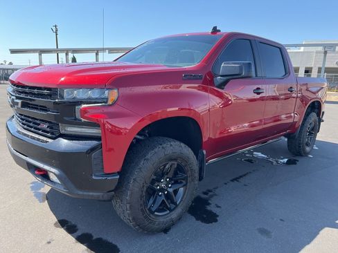 Used 2021 Chevrolet Silverado 1500 LT Trail Boss w/ Convenience Package II AWD/4WD image 3