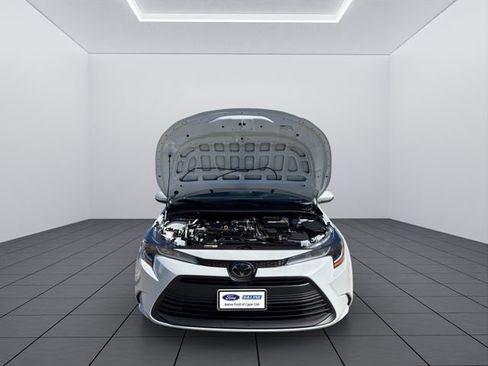 Used 2025 Toyota Corolla LE image 21