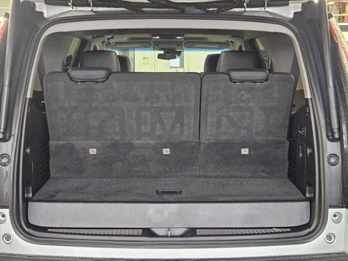 Used 2018 Cadillac Escalade Premium Luxury image 31