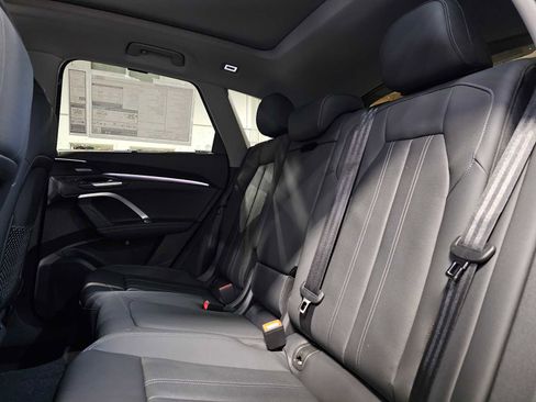 New 2025 Audi Q5 Prestige image 19