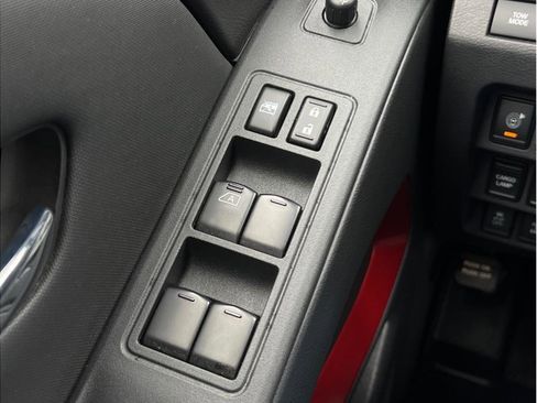 Used 2023 Nissan Frontier PRO-4X w/ Technology Package image 18