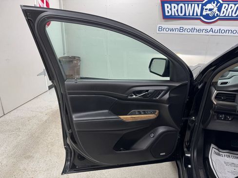Used 2019 GMC Acadia Denali w/ Technology Package AWD/4WD image 21