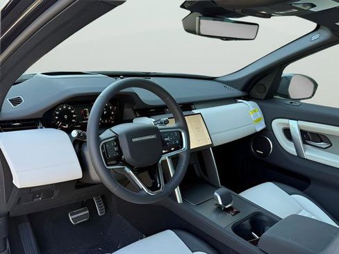 New 2026 Land Rover Discovery Sport Landmark AWD/4WD image 17