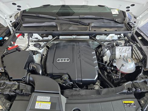 Used 2022 Audi Q5 2.0T Premium w/ Convenience Package AWD/4WD image 11