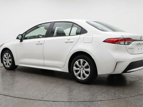 Used 2025 Toyota Corolla LE FWD image 6