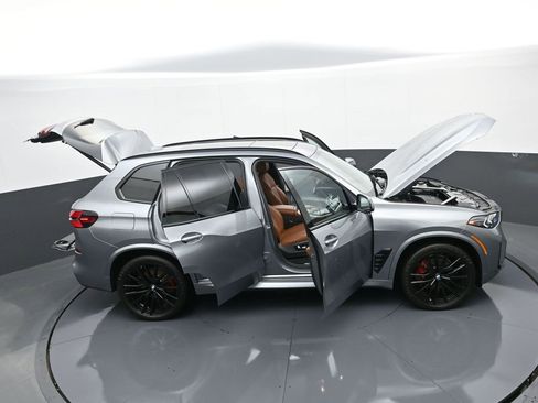 Used 2024 BMW X5 xDrive40i w/ M Sport Package image 38