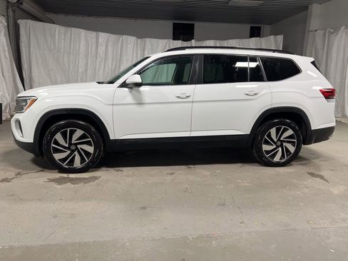 Used 2024 Volkswagen Atlas SE image 4