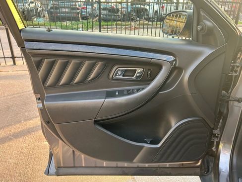 Used 2011 Ford Taurus Limited image 12