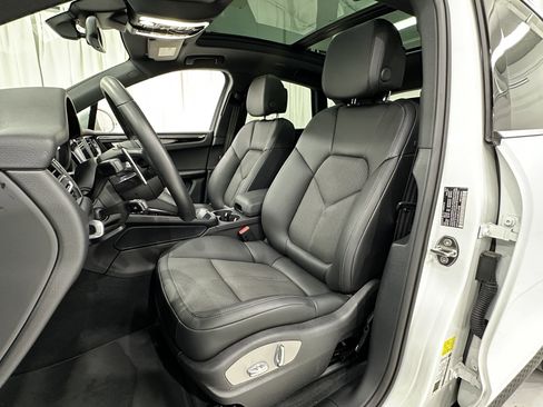 Certified 2024 Porsche Macan image 29