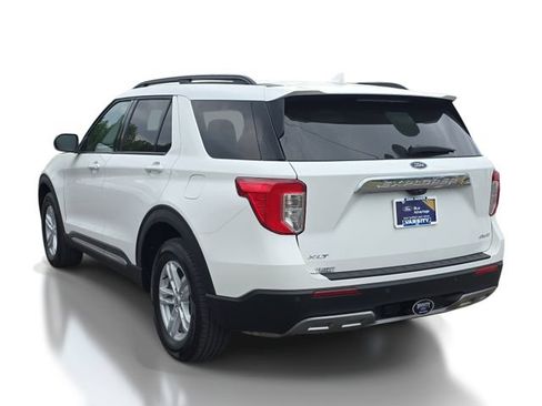 Certified 2023 Ford Explorer XLT w/ Equipment Group 202A AWD/4WD image 3