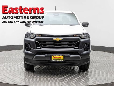 Used 2023 Chevrolet Colorado W/T RWD image 2