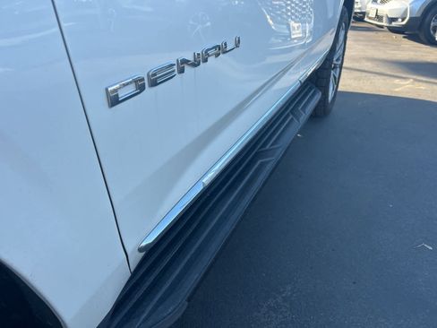 Used 2021 GMC Yukon Denali w/ LPO, Illumination Package image 15