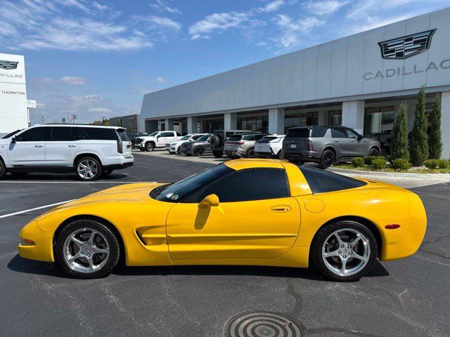 Used 2001 Chevrolet Corvette Coupe w/ Preferred Equipment Group2 RWD image 1