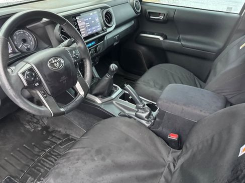 Used 2021 Toyota Tacoma TRD Off-Road w/ Technology Package image 9