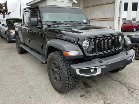 Used 2024 Jeep Gladiator Sport AWD/4WD image 3
