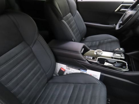 New 2025 Mitsubishi Outlander SE image 25