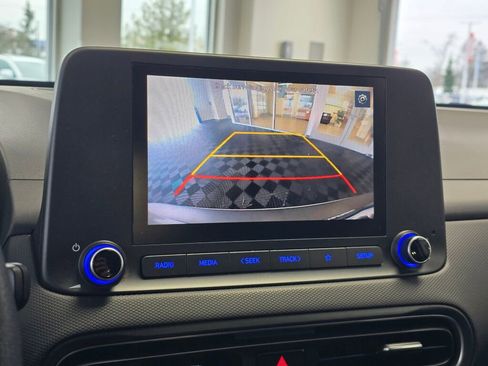 Used 2022 Hyundai Kona SE image 31