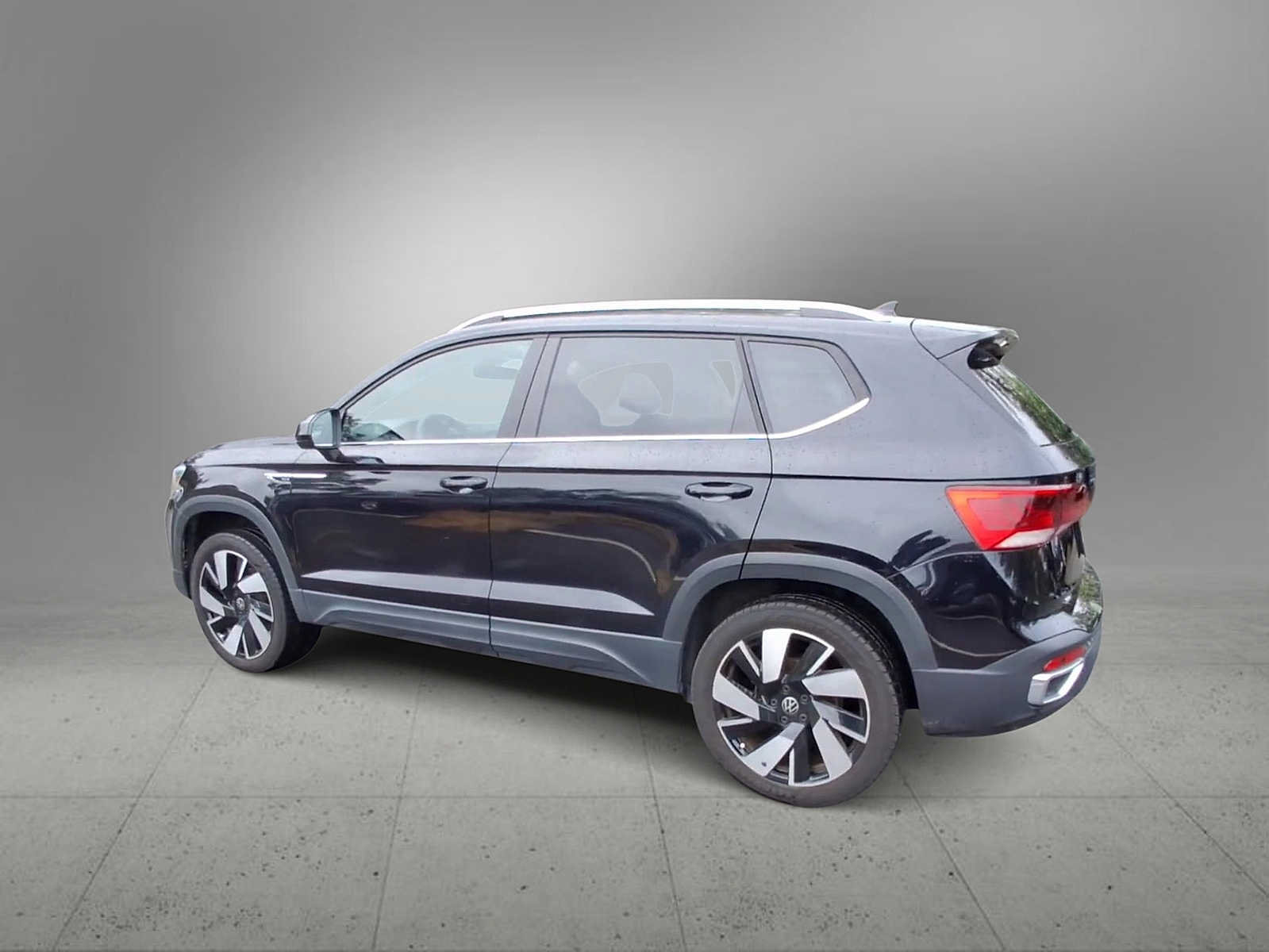 Used 2024 Volkswagen Taos SEL AWD/4WD image 6