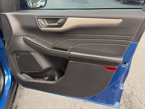 Used 2022 Ford Escape SE w/ Convenience Package image 30