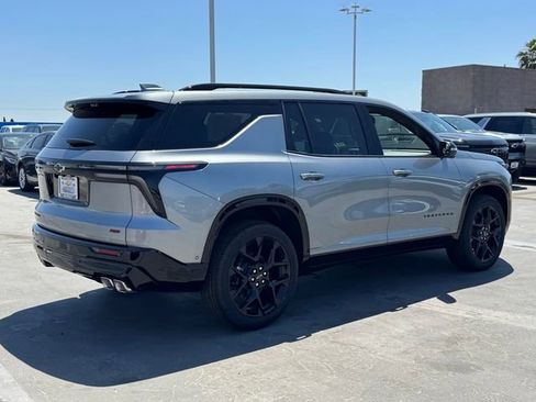 New 2026 Chevrolet Traverse RS w/ LPO, Floor Liner Package FWD image 5