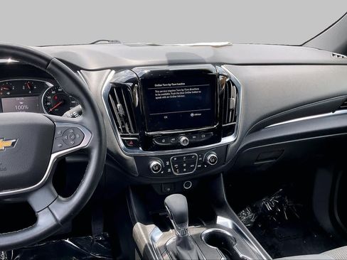 Used 2023 Chevrolet Traverse LT FWD image 7
