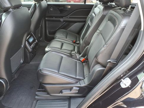 Used 2023 Lincoln Aviator Reserve w/ Equipment Group 201A image 12