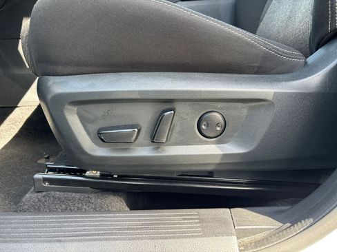 Used 2025 Nissan Rogue SV FWD image 22