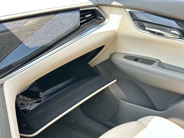 Used 2020 Cadillac XT6 Premium Luxury AWD/4WD image 36