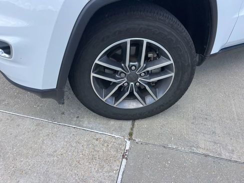 Used 2020 Jeep Grand Cherokee Laredo w/ Laredo X Package RWD image 29