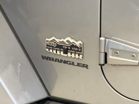 Used 2014 Jeep Wrangler Unlimited Sahara AWD/4WD image 11