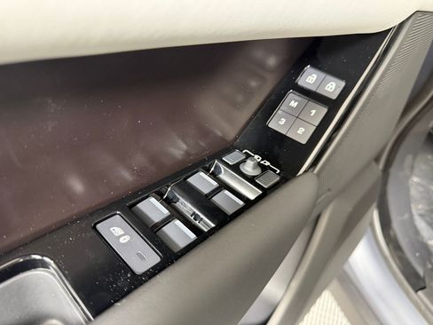 New 2026 Land Rover Range Rover Velar Dynamic SE image 19