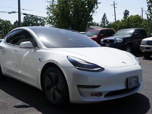 Used 2020 Tesla Model 3 Long Range image 10